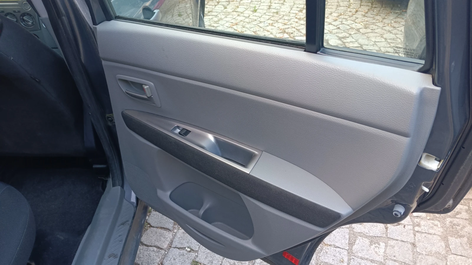 Mazda 2  - изображение 7