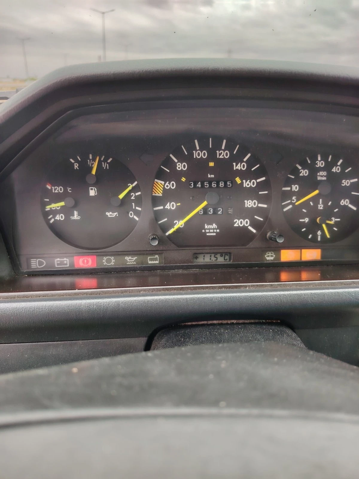 Mercedes-Benz 124  - изображение 6