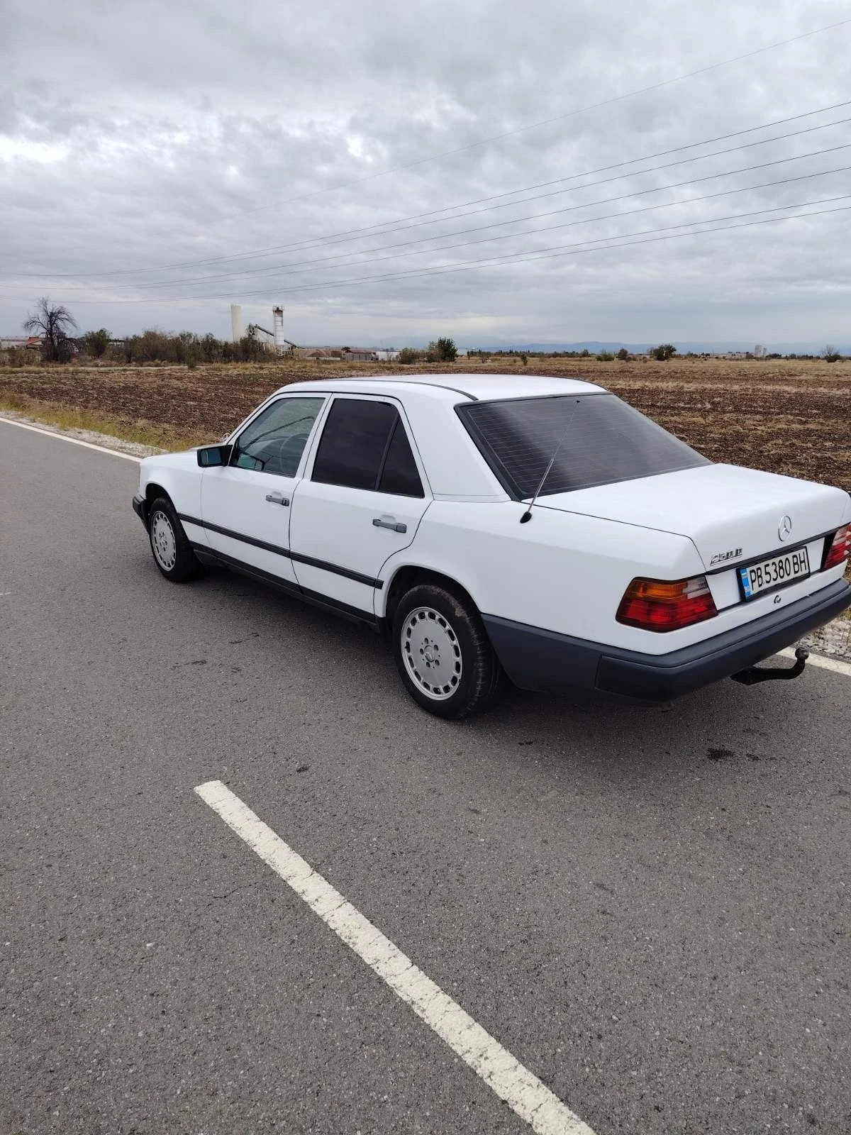 Mercedes-Benz 124  - изображение 3