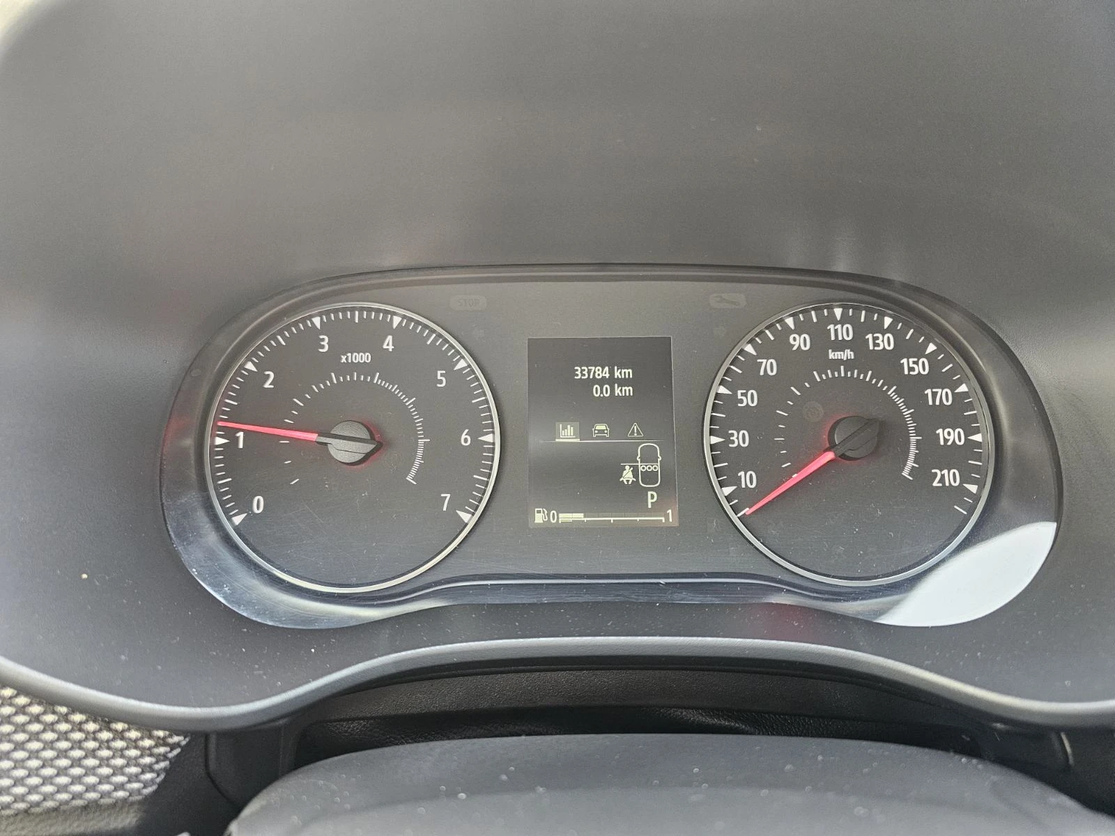 Dacia Sandero 1.0 TCe 90 Stop&Start EDC - изображение 8