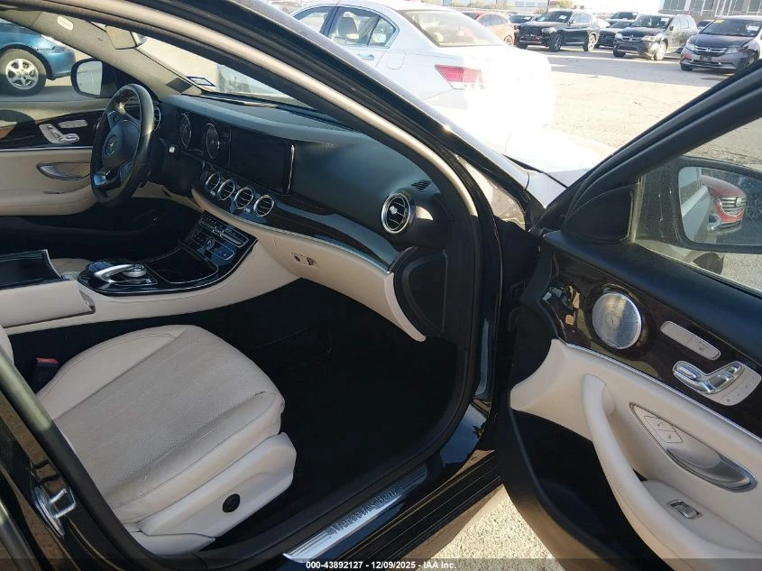 Mercedes-Benz E 300 2.0L I-4 DI, DOHC, VVT, TURBO, 241HP Rear Wheel - изображение 10