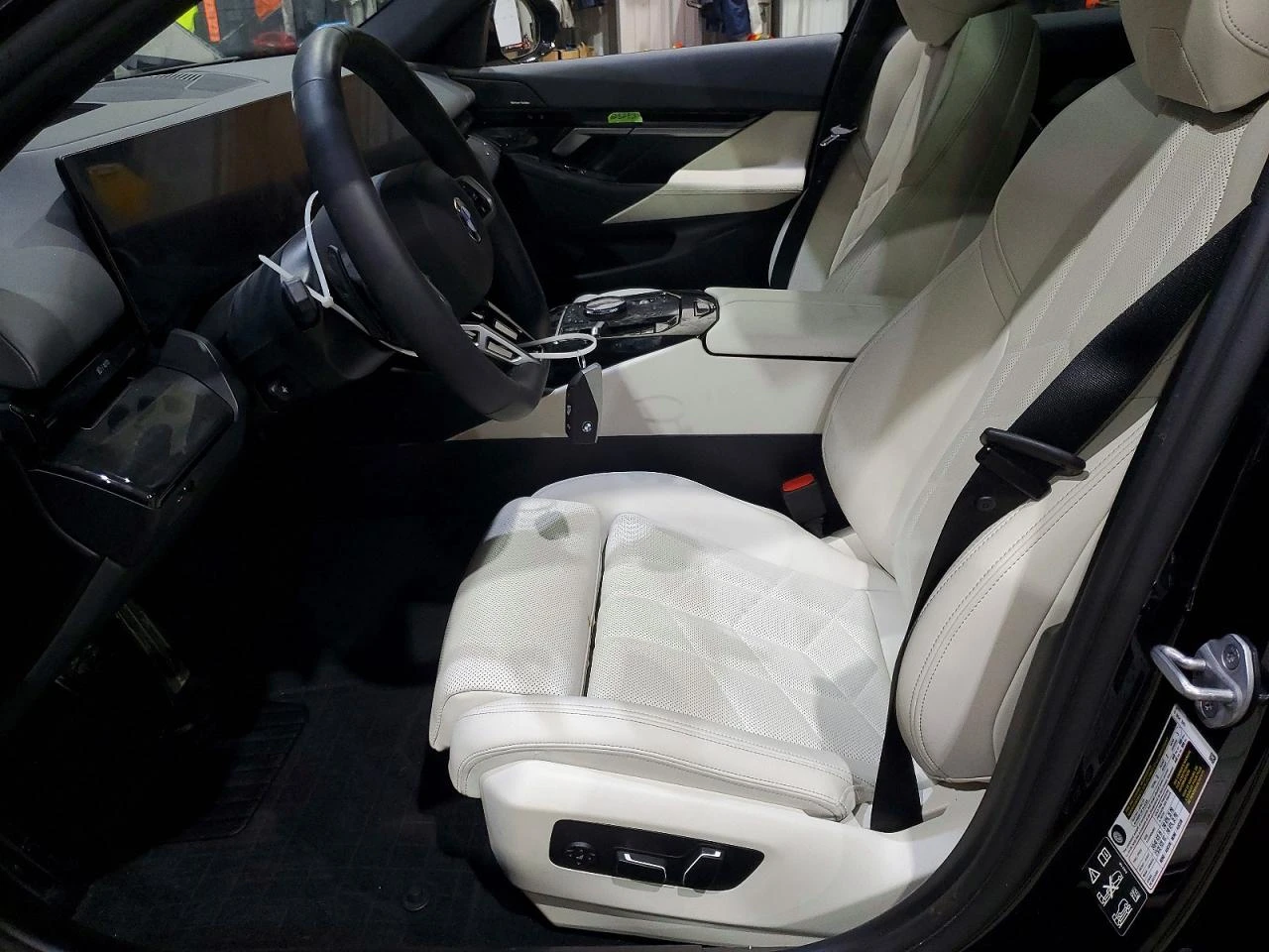 BMW 530 XI / M-PACK / ICONIC GLOW / , снимка 7 - Автомобили и джипове - 53713982