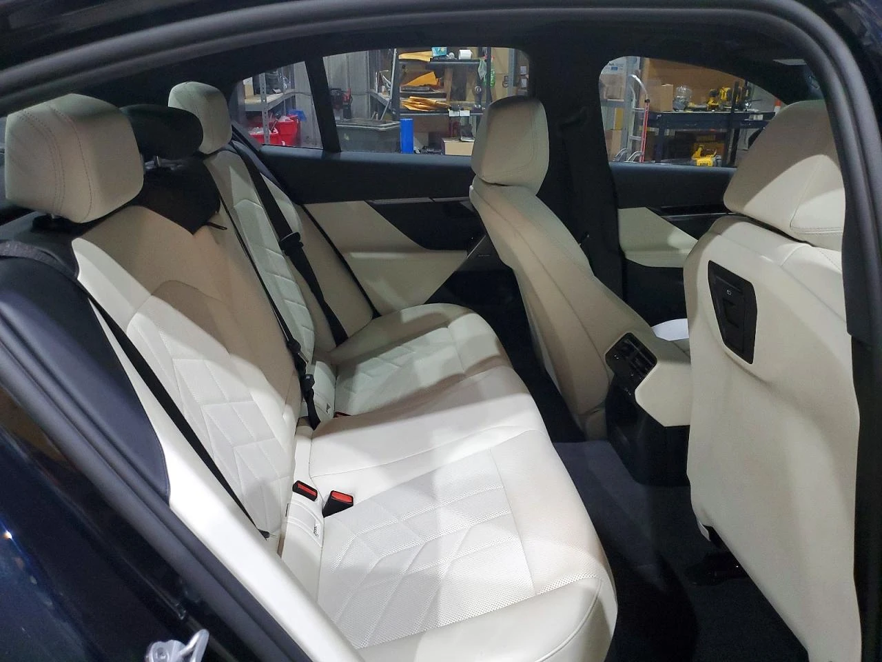 BMW 530 XI / M-PACK / ICONIC GLOW / , снимка 10 - Автомобили и джипове - 53713982