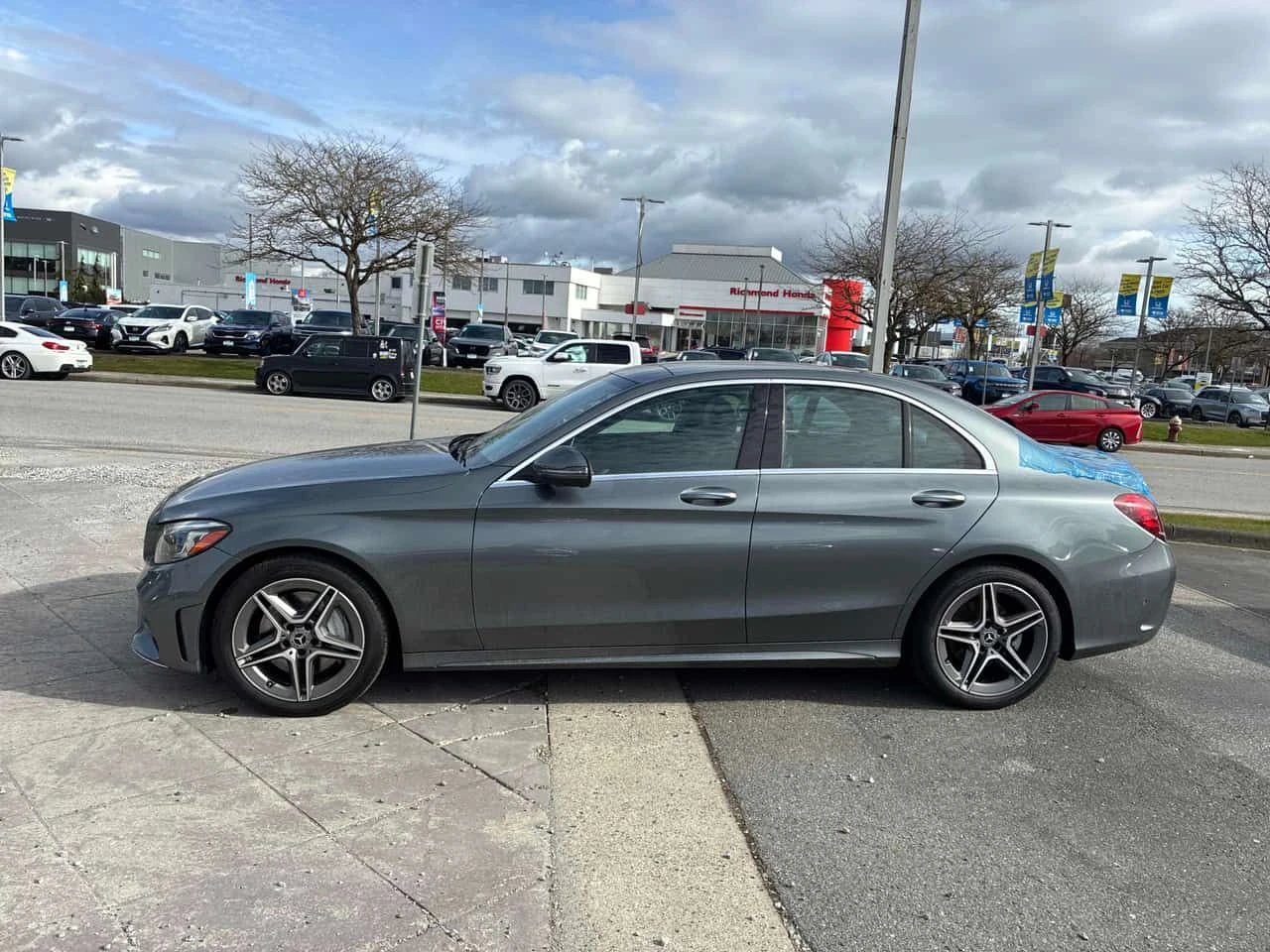 Mercedes-Benz C 300 CARFAX/ОТ ПРЕДСТАВИТЕЛСТВО НА MERCEDES  - изображение 3