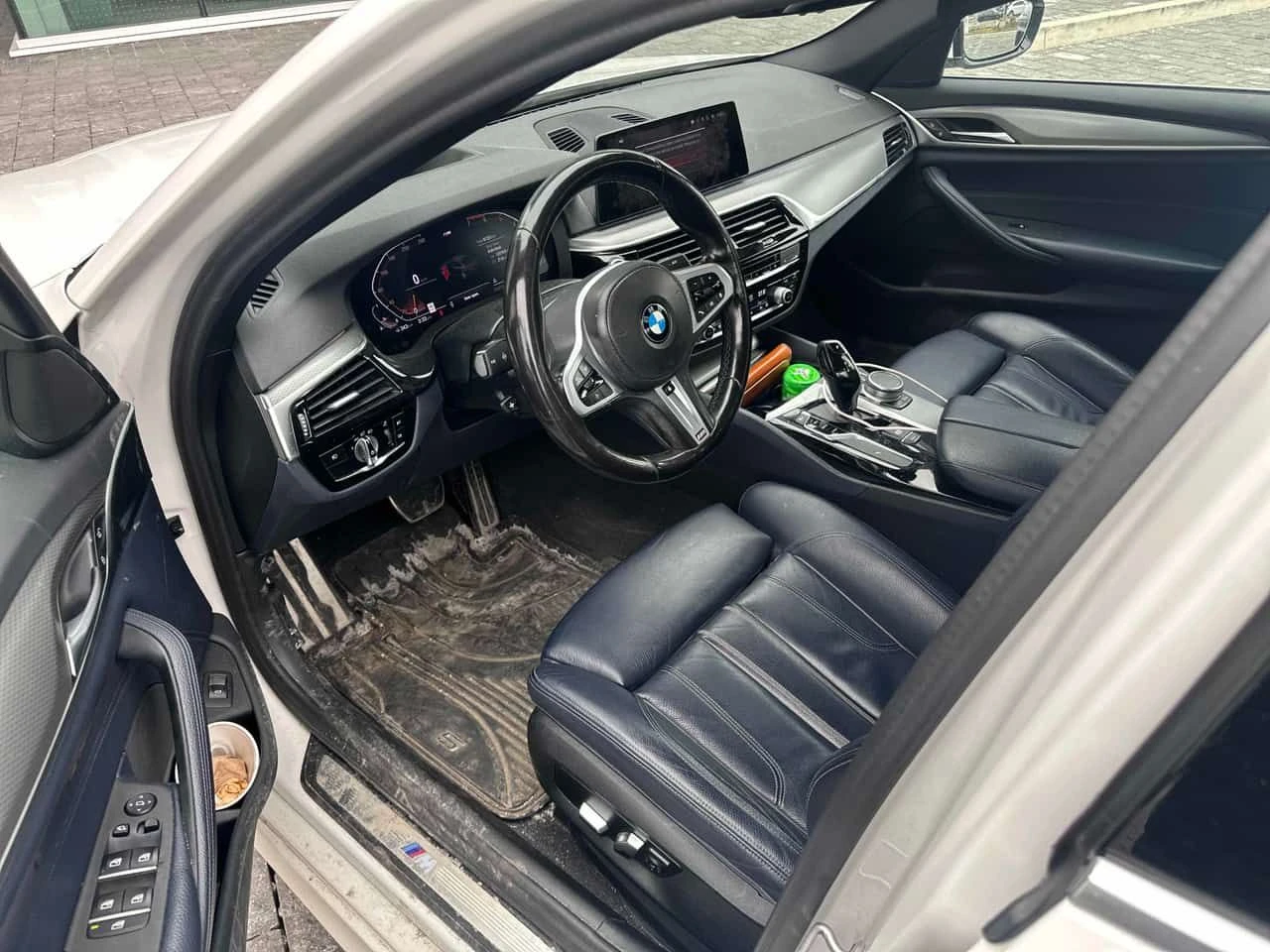 BMW 530 * xDrive * М ПАКЕТ * ПОДГРЕВ * КАМЕРА * CARPLAY, снимка 5 - Автомобили и джипове - 53965841