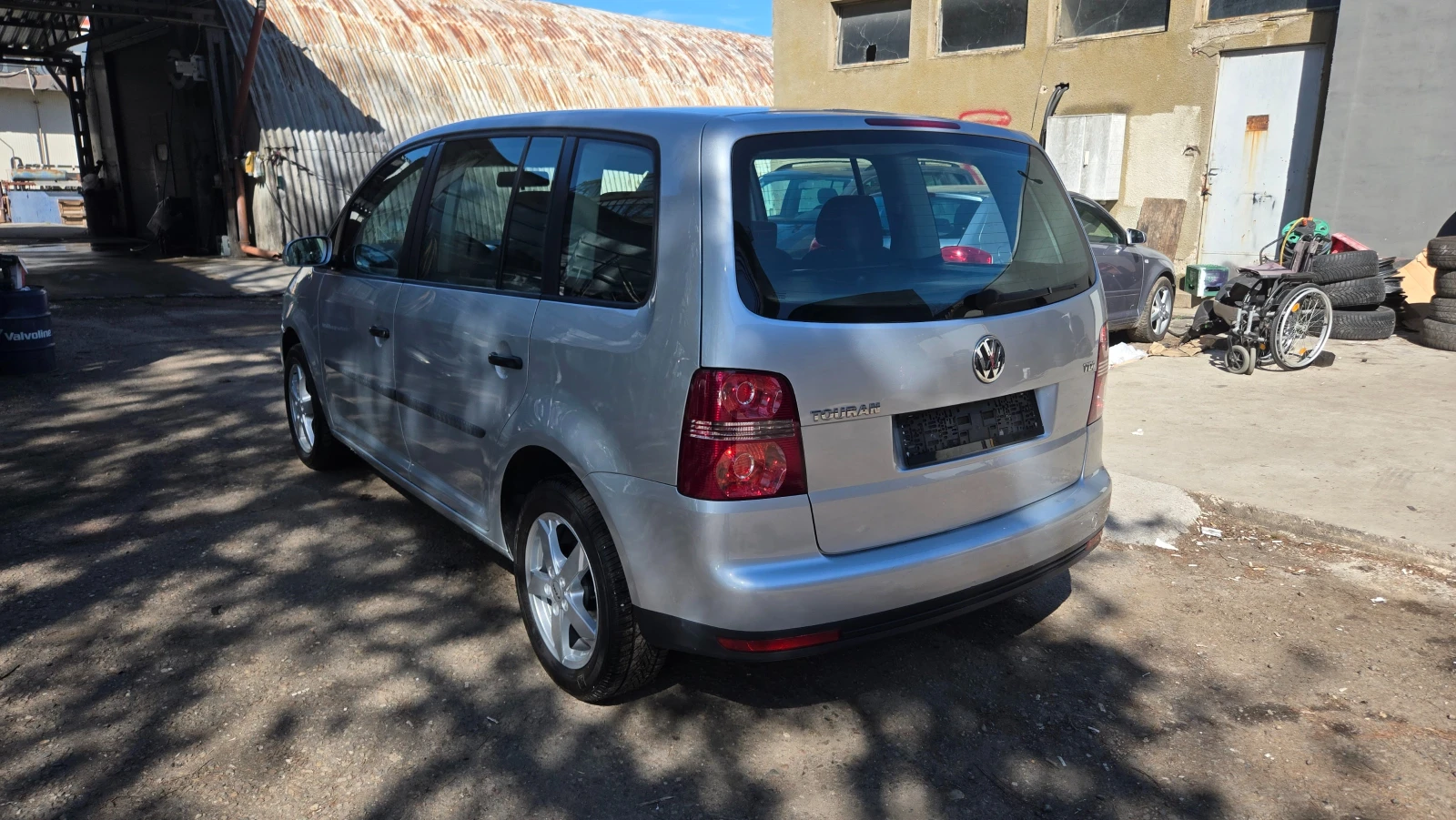 VW Touran Отличен, снимка 5 - Автомобили и джипове - 54115634