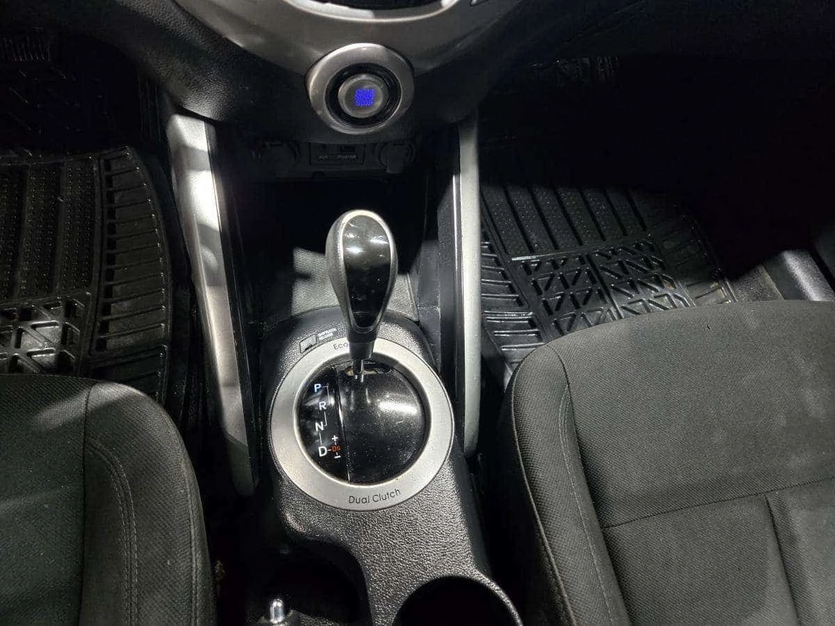 Hyundai Veloster  * GLS(Middle) * CARFAX * ���� �� �� | Mobile.bg � ����������� 12