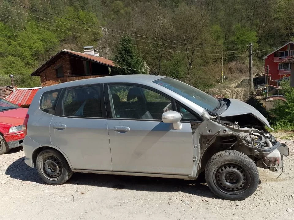 Honda Jazz 1.4 83hp, снимка 3 - Автомобили и джипове - 54359427