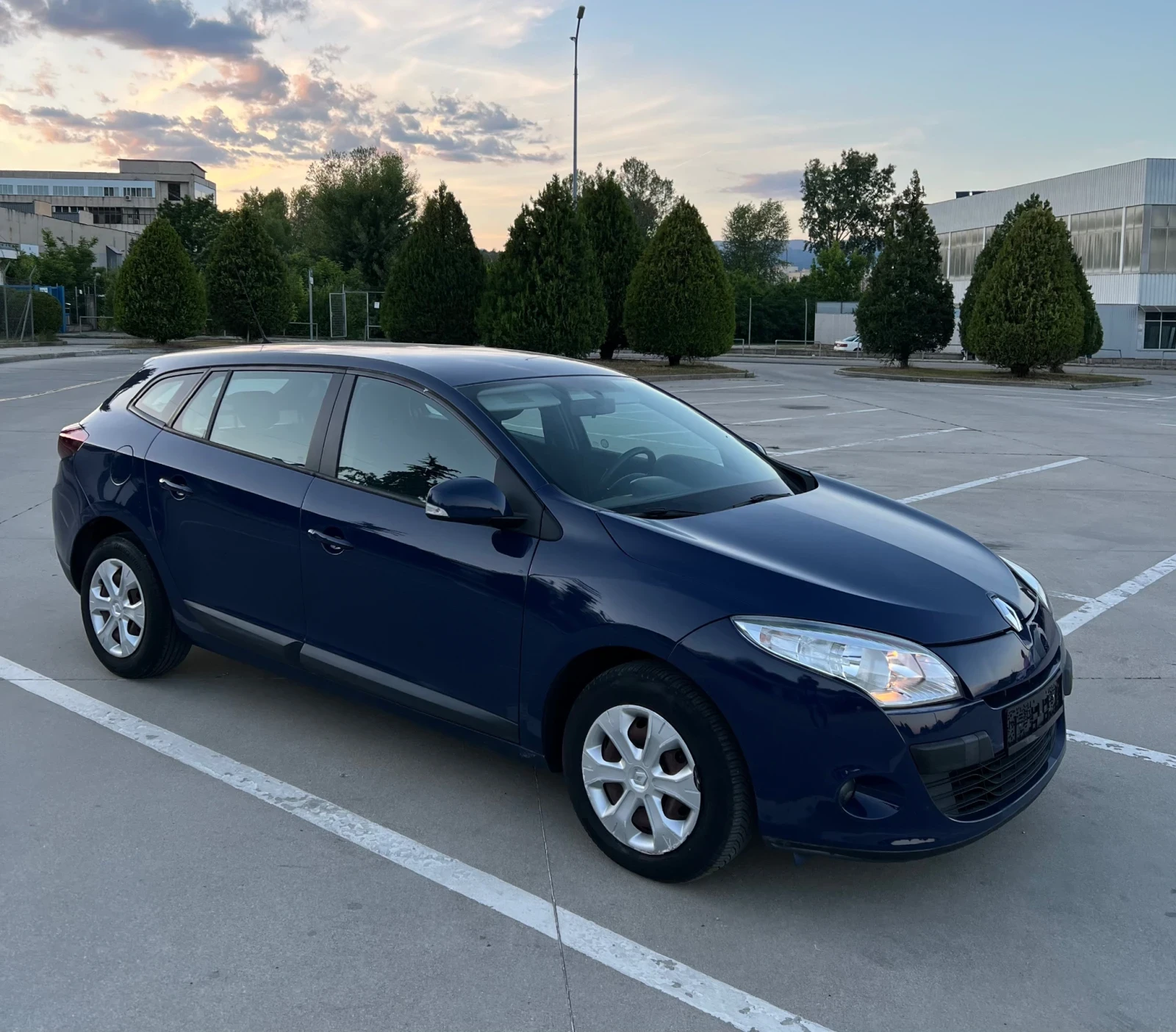 Renault Megane, снимка 2 - Автомобили и джипове - 54918526