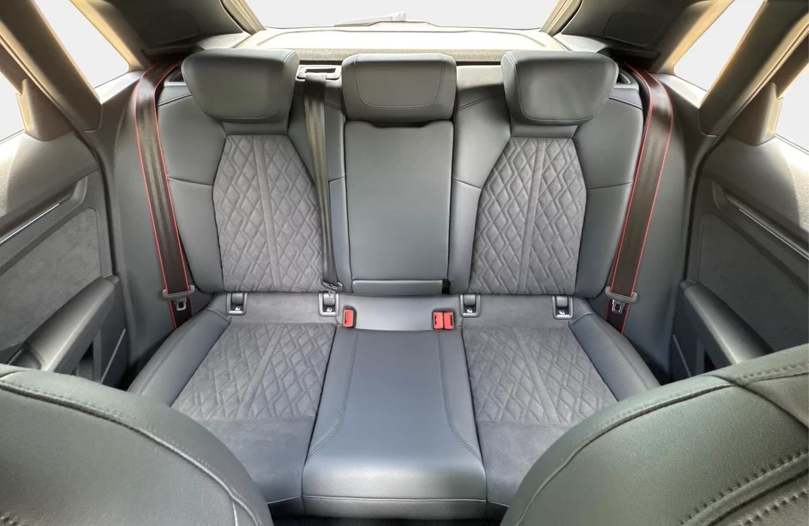 Audi Rs3 FACELIFT* SPORTBACK* 360CAM* DISTR* MATRIX* , снимка 16 - Автомобили и джипове - 55021122