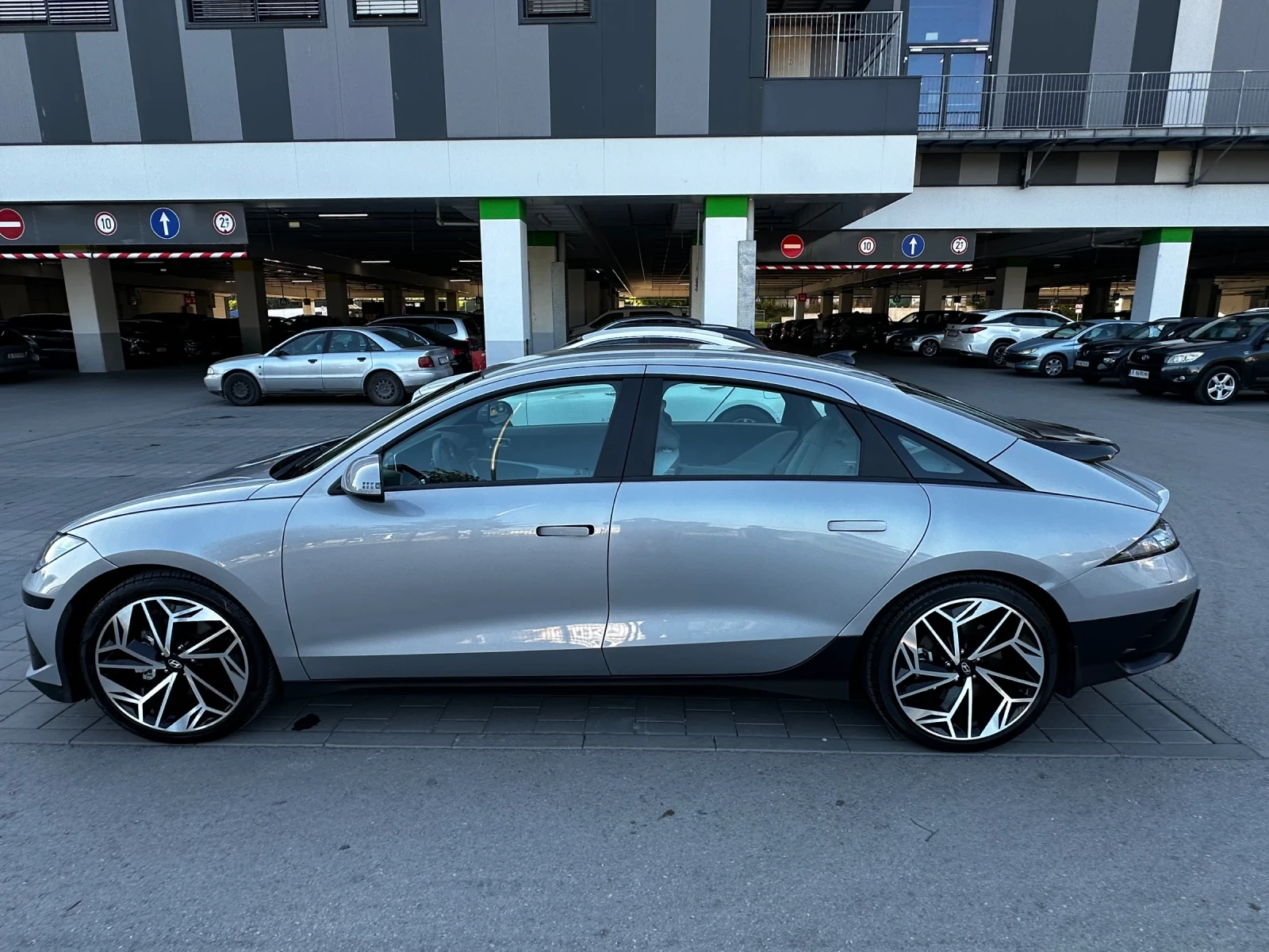 Hyundai Ioniq 6 Hyundai IONIQ 6 2WD 77, 4Kwh.