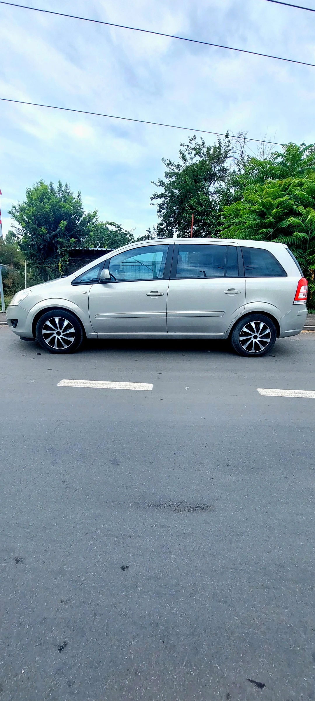 Opel Zafira 1.8i 140к.с 7 места Климатик, снимка 7 - Автомобили и джипове - 55737180