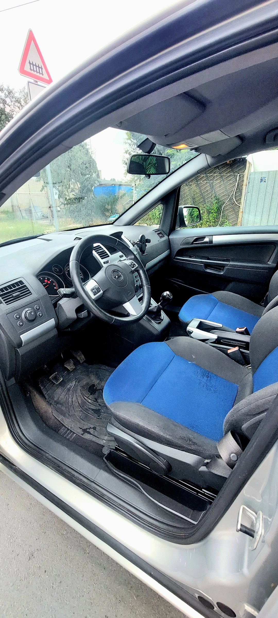 Opel Zafira 1.8i 140к.с 7 места Климатик, снимка 13 - Автомобили и джипове - 55737180