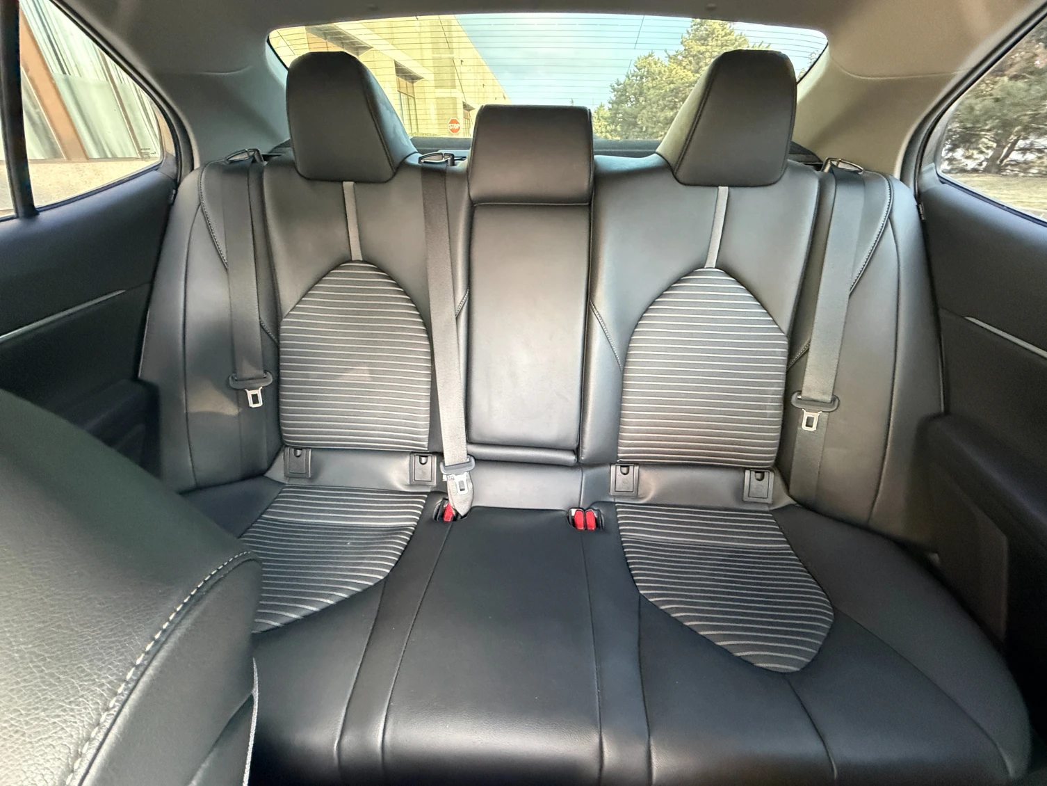 Toyota Camry SE / АВТОКРЕДИТ, снимка 16 - Автомобили и джипове - 55790405