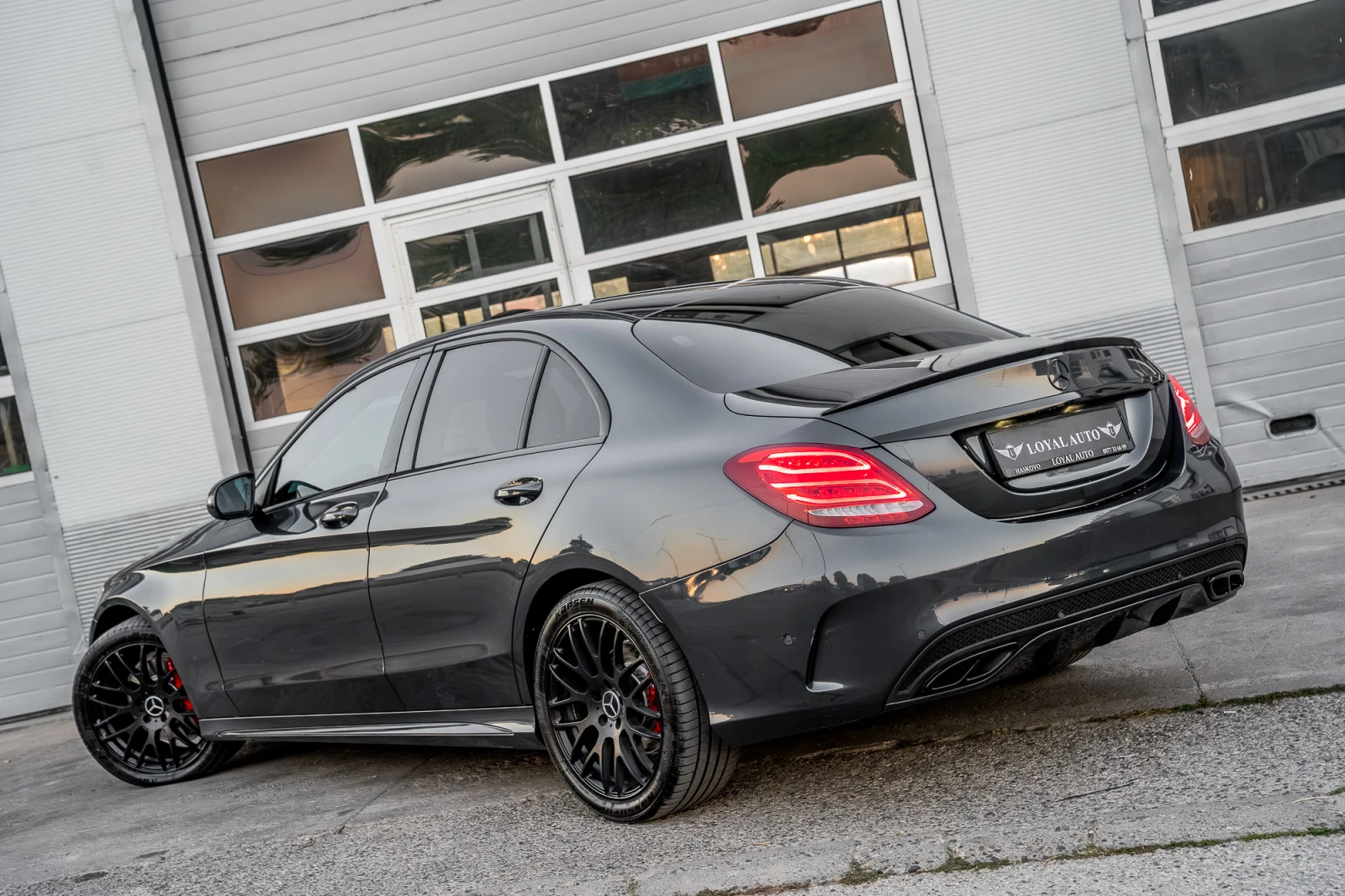 Mercedes-Benz C 220 AMG* Head-Up* Burmester* Ambient, снимка 5 - Автомобили и джипове - 55991821