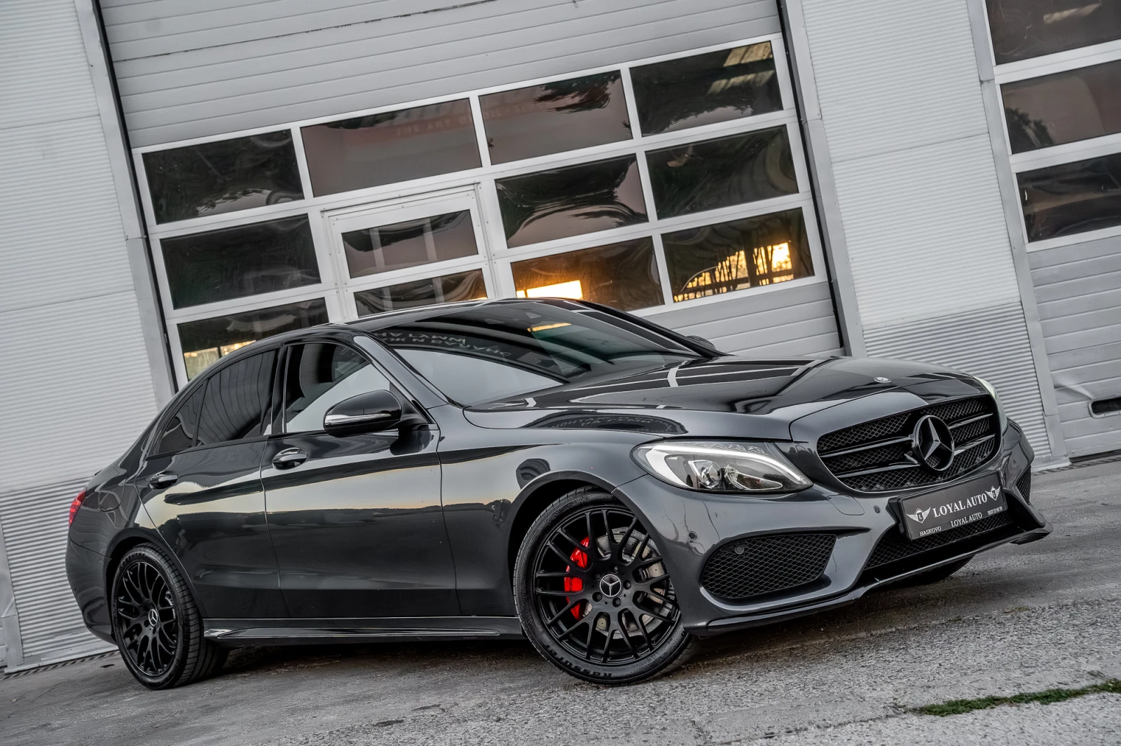 Mercedes-Benz C 220 AMG* Head-Up* Burmester* Ambient, снимка 2 - Автомобили и джипове - 55991821