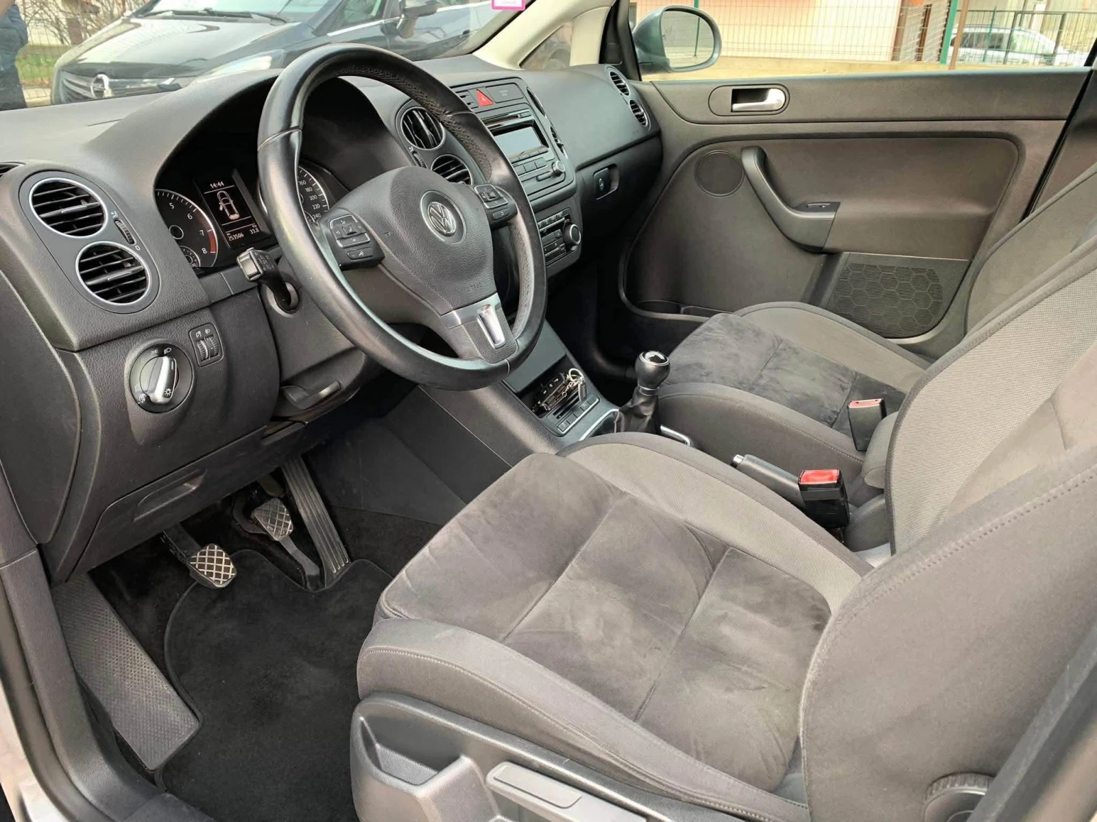 VW Golf Plus 1.4 TSI * KLIMA* 122ks.* Alcantara, снимка 8 - Автомобили и джипове - 56058877
