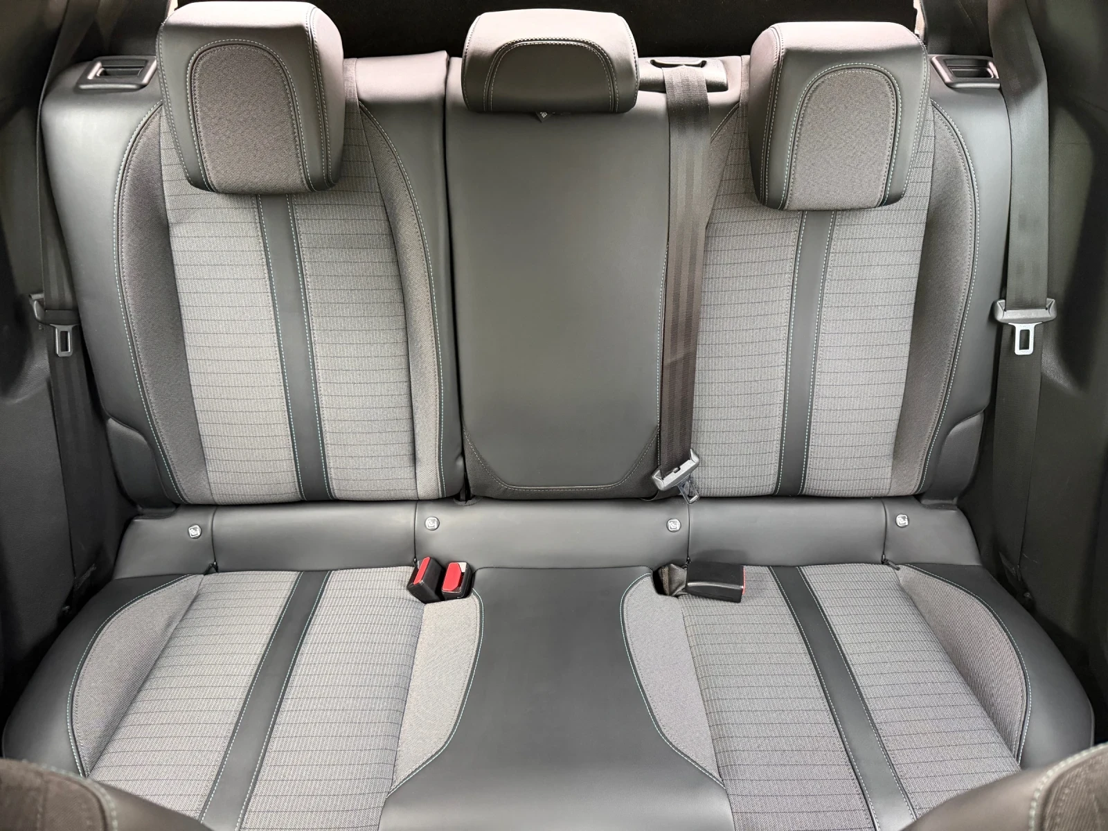 Peugeot 2008 1.5BHDI Aвтоматик 130кс ALLURE, снимка 11 - Автомобили и джипове - 56166805