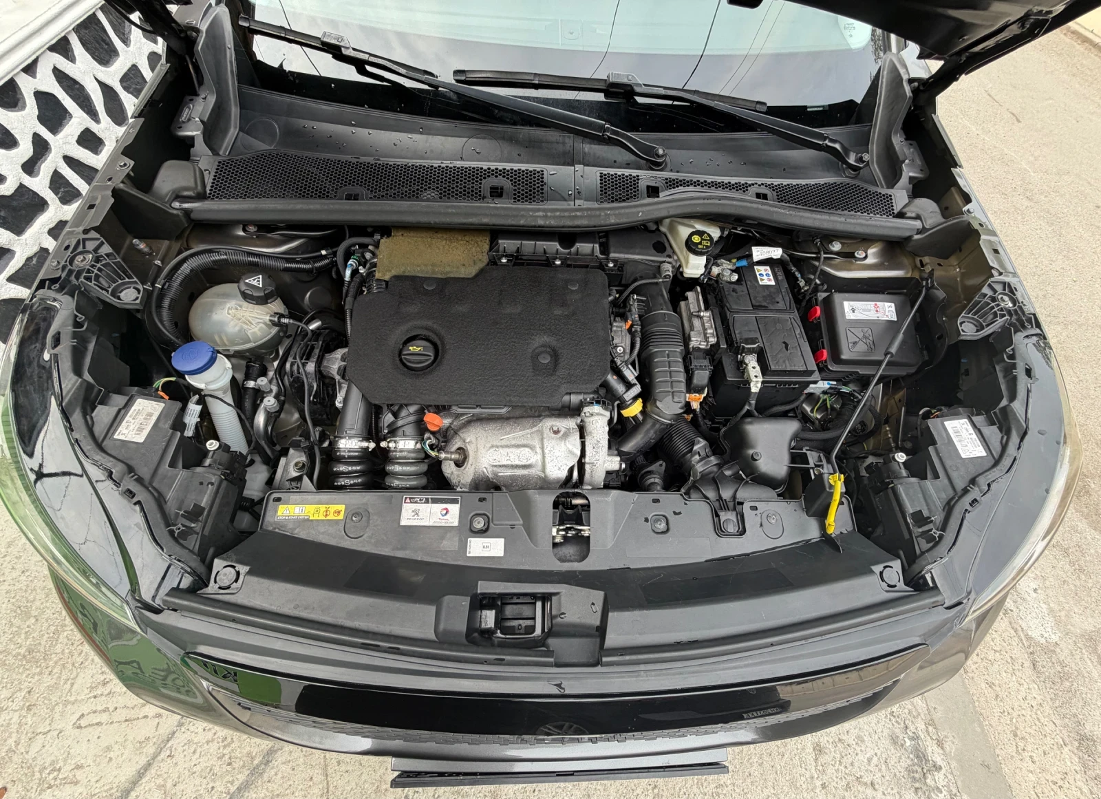 Peugeot 2008 1.5BHDI Aвтоматик 130кс ALLURE, снимка 13 - Автомобили и джипове - 56166805
