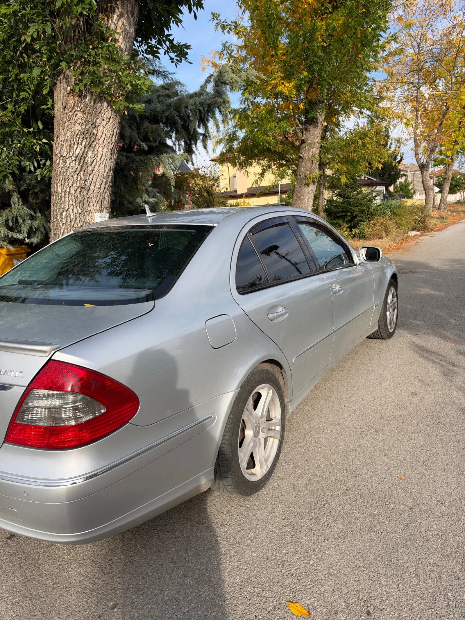 Mercedes-Benz E 280, снимка 5 - Автомобили и джипове - 56691820