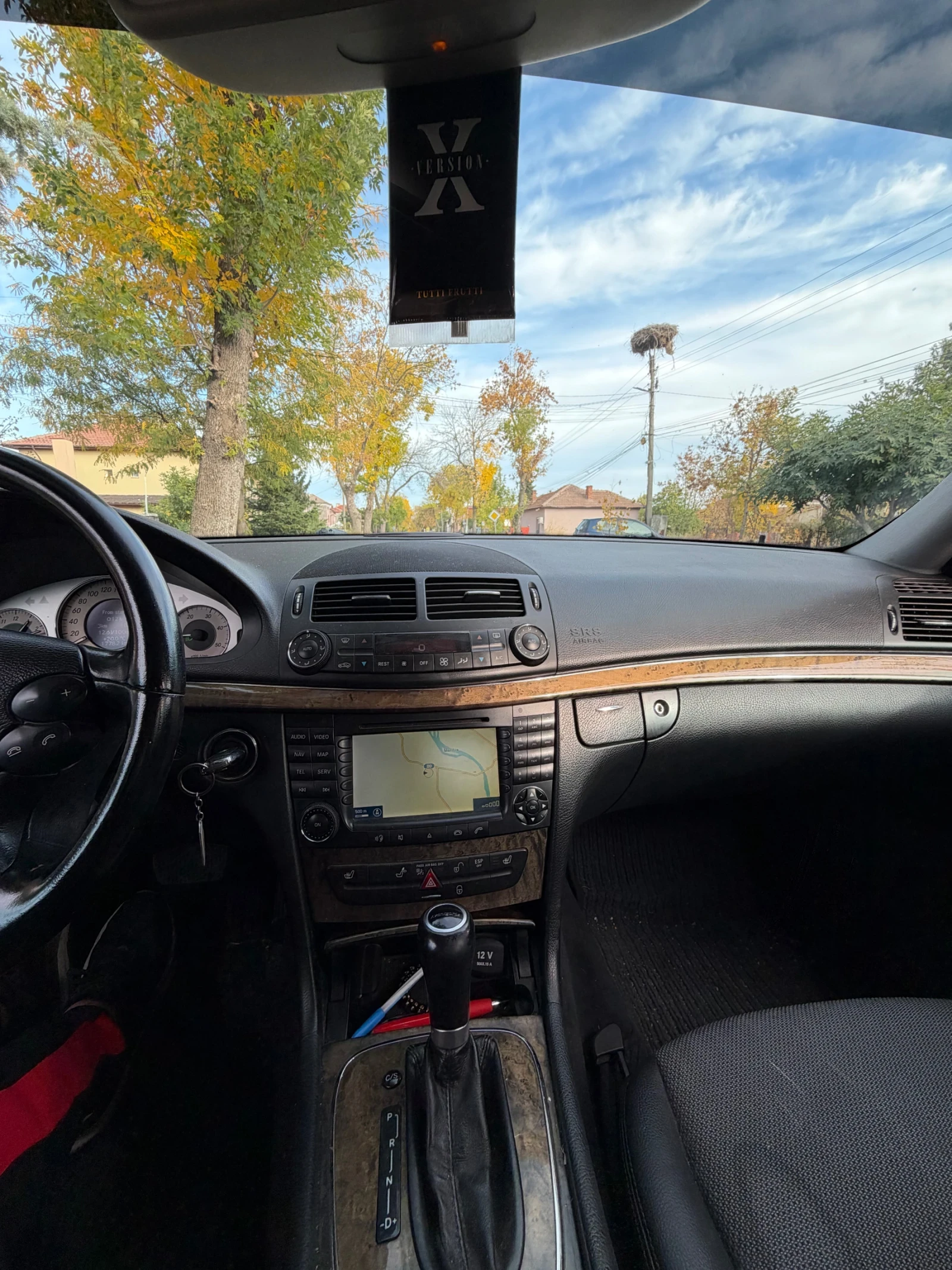 Mercedes-Benz E 280, снимка 9 - Автомобили и джипове - 56691820