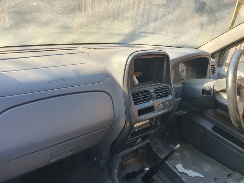 Nissan Navara, снимка 5 - Автомобили и джипове - 49497759