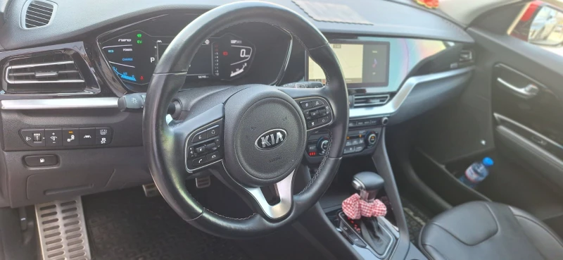 Kia Niro 1.6 HEV Limited, снимка 8 - Автомобили и джипове - 51605230