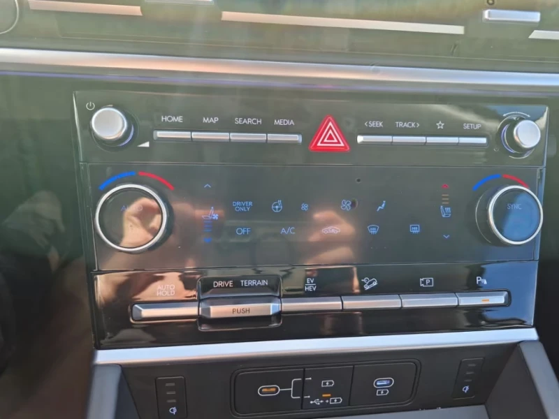 Hyundai Santa fe 1.6PHEV/253HP/SIGNATURE/4X4/360/NAVI/LED/812v, снимка 16 - Автомобили и джипове - 52366589