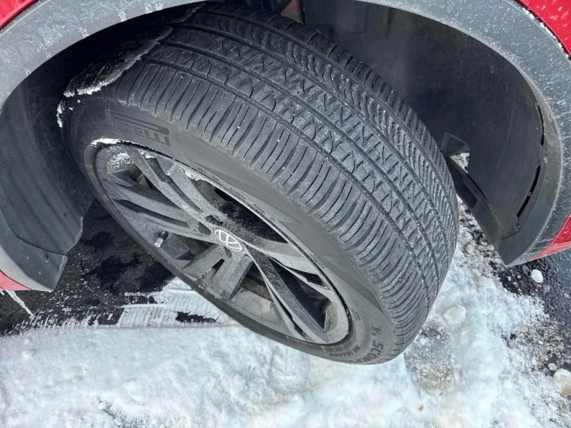 VW Tiguan * Comfortline R Line Black Edition * CARFAX * , снимка 7 - Автомобили и джипове - 53243985