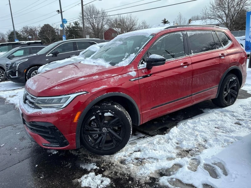 VW Tiguan * Comfortline R Line Black Edition * CARFAX * , снимка 2 - Автомобили и джипове - 53243985