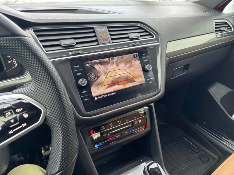 VW Tiguan * Comfortline R Line Black Edition * CARFAX * , снимка 9 - Автомобили и джипове - 53243985