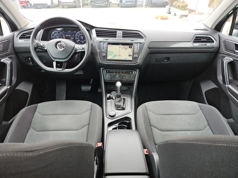 VW Tiguan 2.0TDI/4x4/Highline/190k/7DSG/LED/NAVI/БЛУТУТ/ACC, снимка 10 - Автомобили и джипове - 53430214
