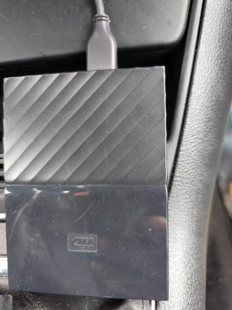 VW Tiguan, снимка 12 - Автомобили и джипове - 53463656