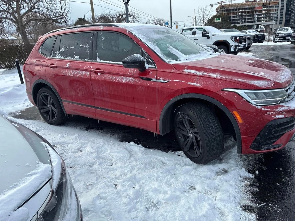 VW Tiguan * Comfortline R Line Black Edition * CARFAX *  - изображение 3