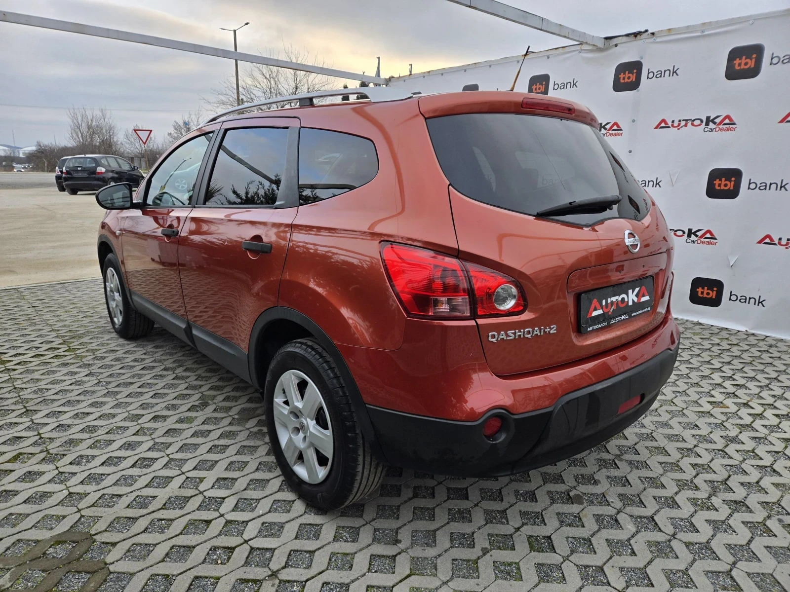 Nissan Qashqai 1.6i-114кс= 7МЕСТА= ПАНОРАМА= NAVI= ACENTA - изображение 5
