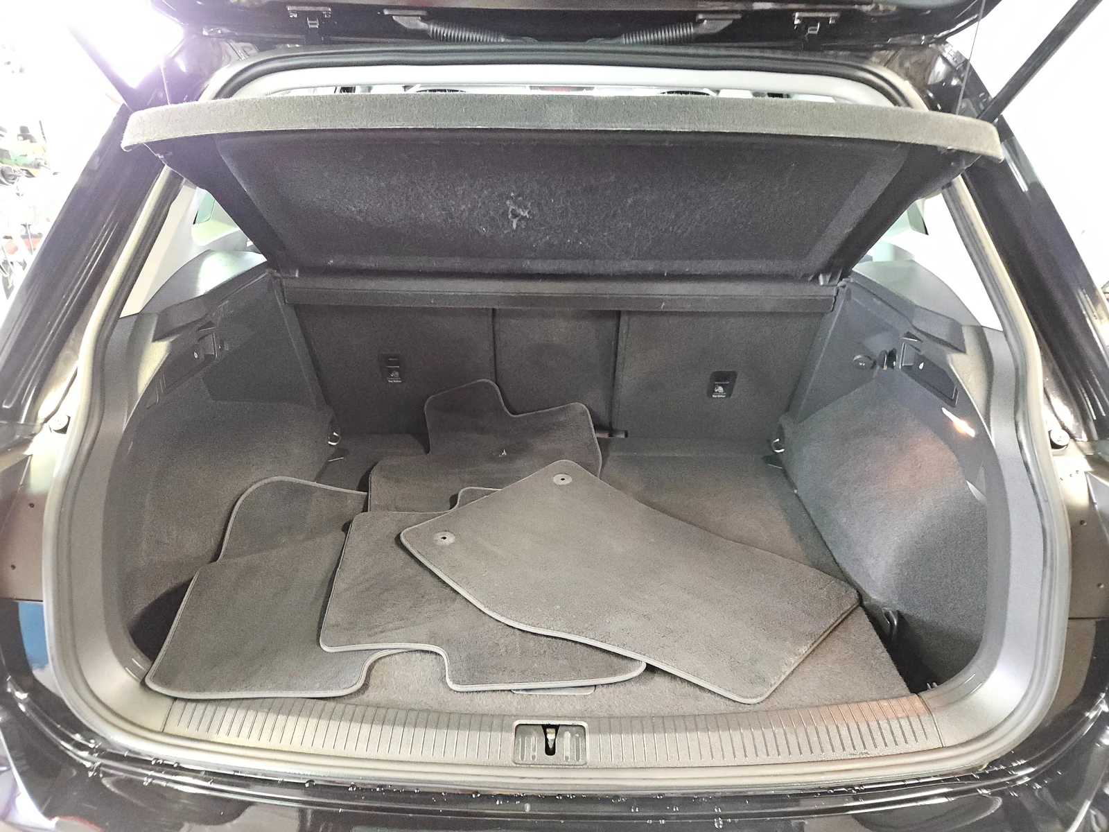 VW Tiguan 2.0TDI/4x4/Highline/190k/7DSG/LED/NAVI/БЛУТУТ/ACC - изображение 4