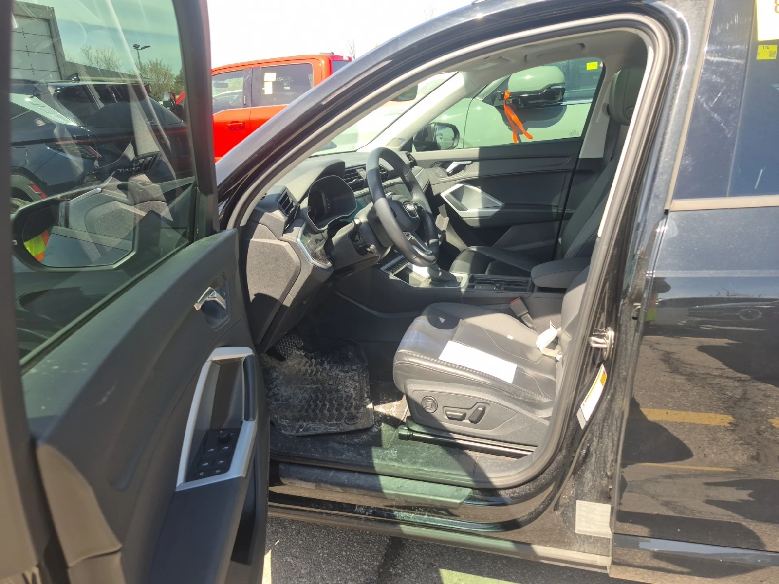 Audi Q3 Komfort 45 TFSI quattro, снимка 9 - Автомобили и джипове - 54453632