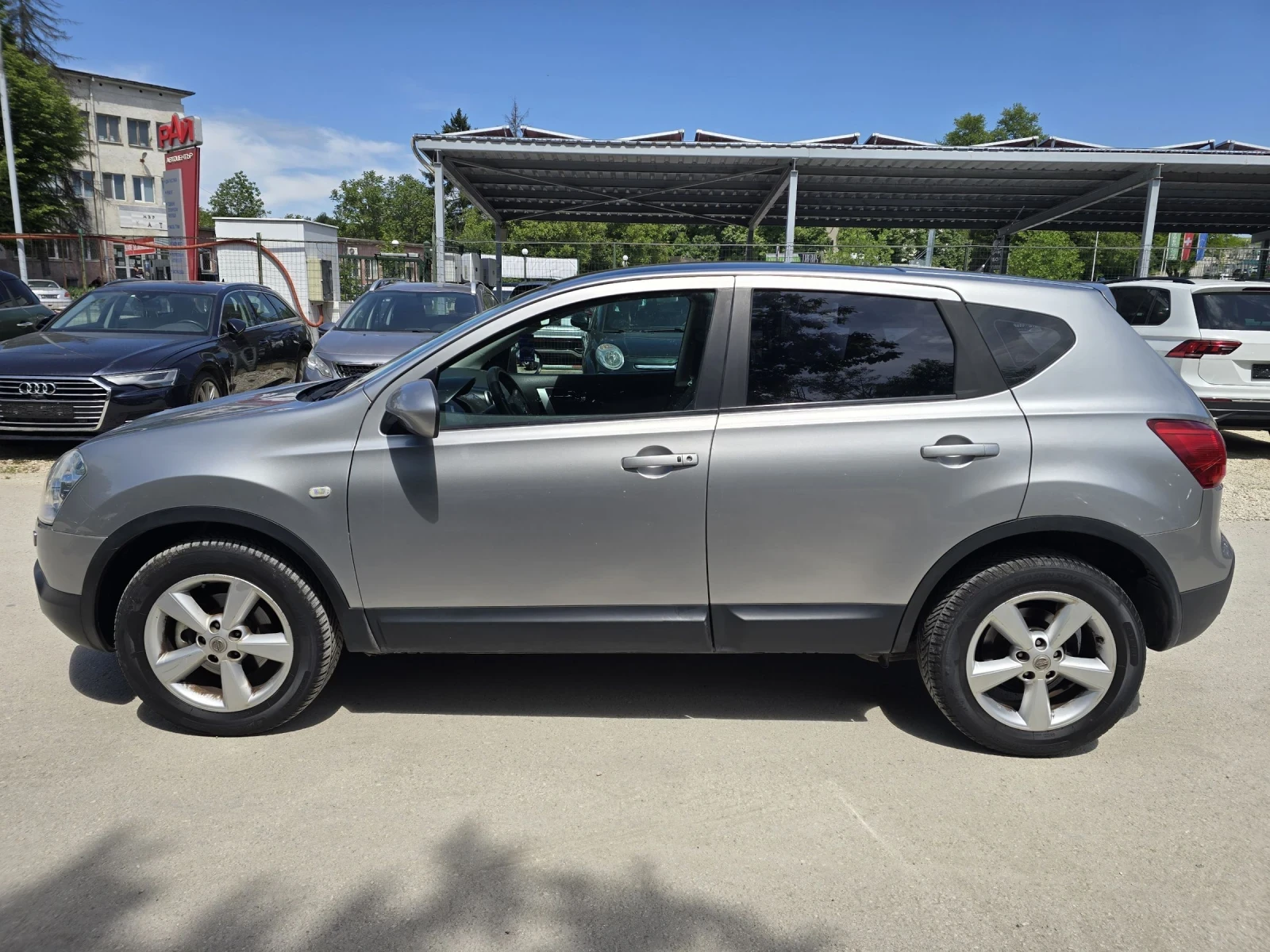 Nissan Qashqai 2.0i 141к.с 4х4 Панорама Подгряване Кожа , снимка 7 - Автомобили и джипове - 54562947
