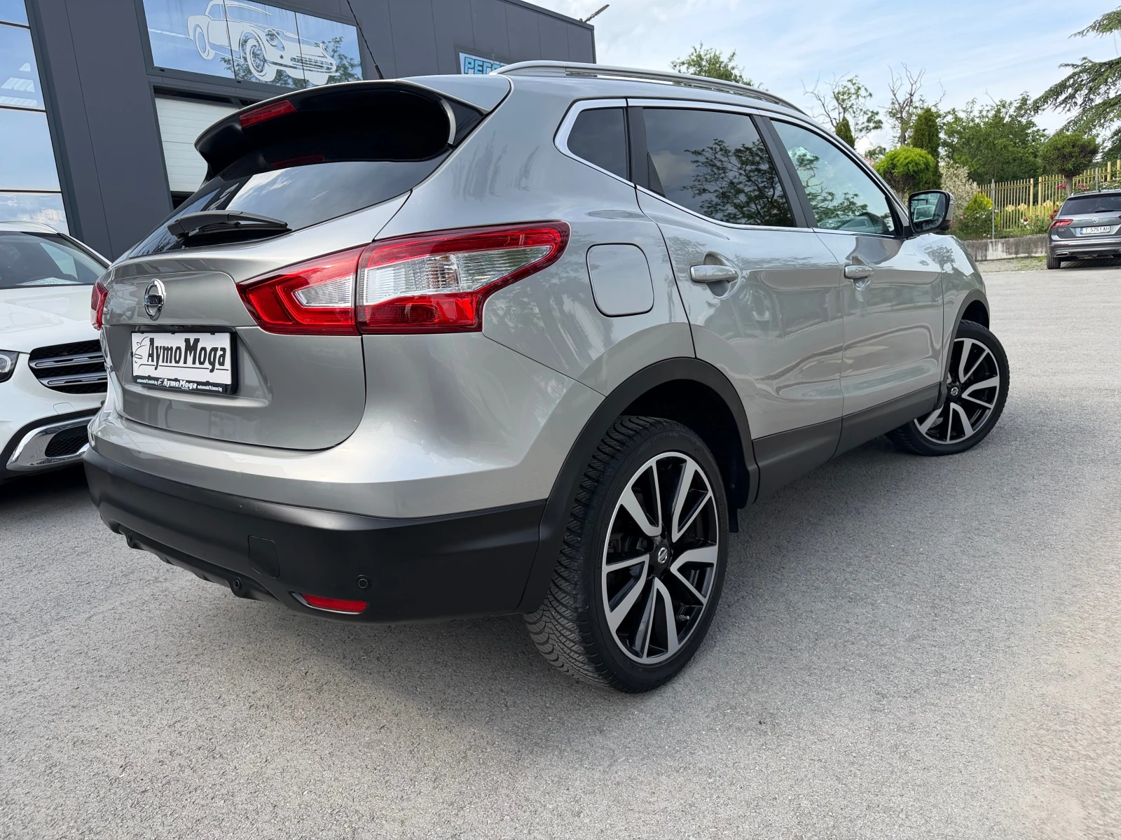 Nissan Qashqai 1.2 AVTOMAT MAVI 360 KAMERA LED, снимка 5 - Автомобили и джипове - 54781453