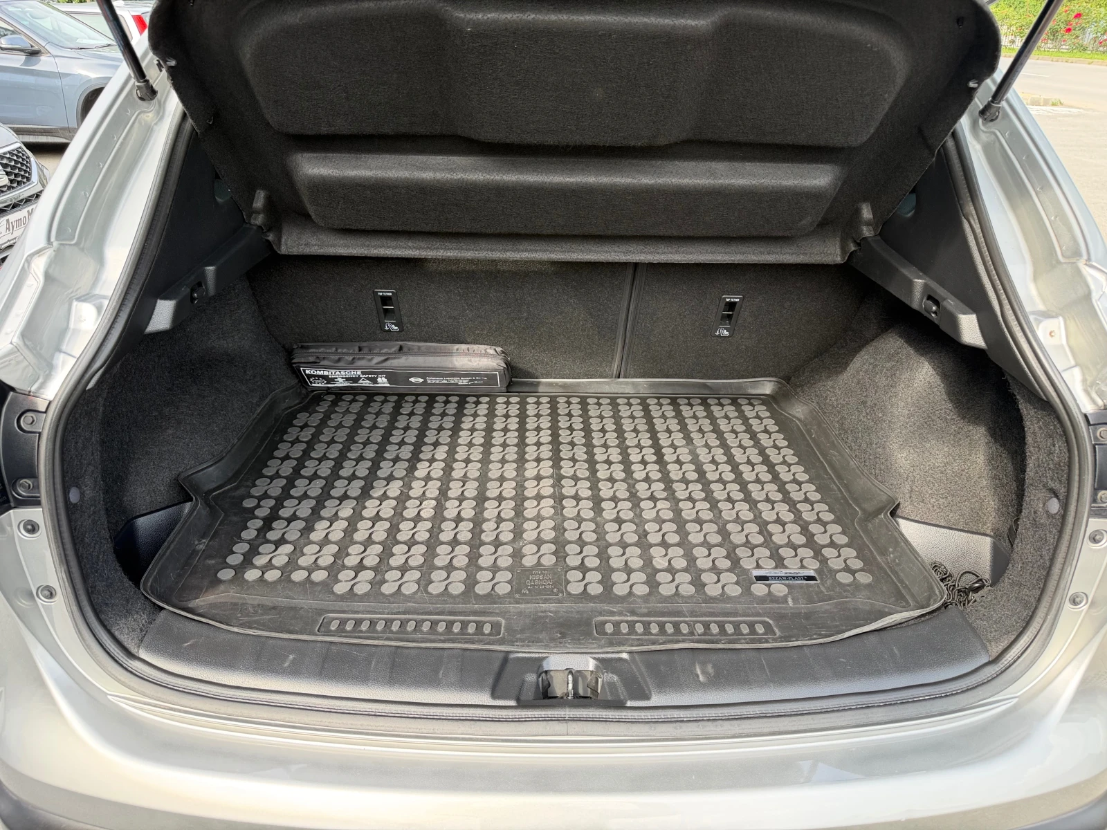 Nissan Qashqai 1.2 AVTOMAT MAVI 360 KAMERA LED, снимка 11 - Автомобили и джипове - 54781453