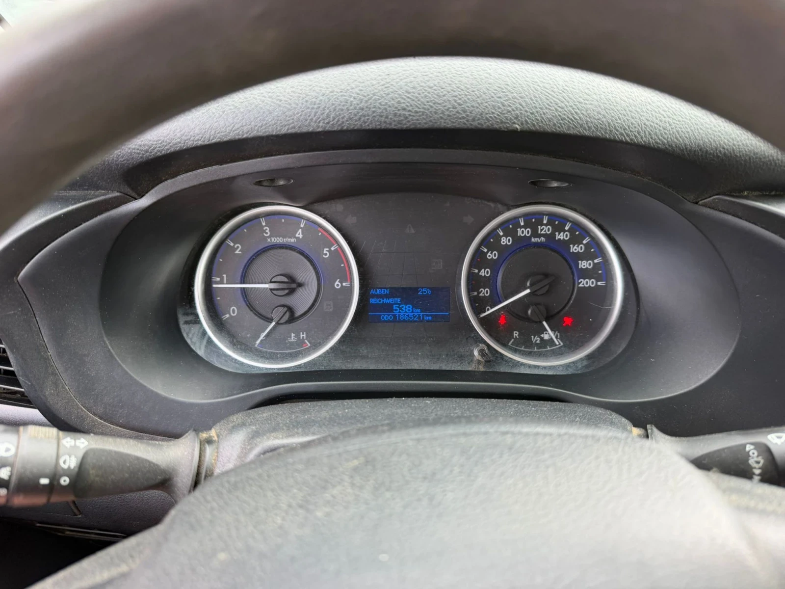 Toyota Hilux 2.4 d4d, снимка 12 - Автомобили и джипове - 54952763