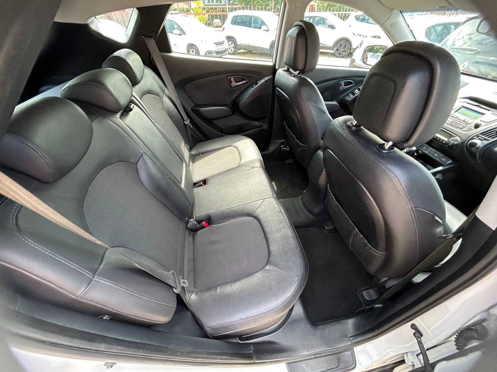 Hyundai IX35 1.7CRDi/FACELIFT/116K.C./LED/6 SPEED , снимка 11 - Автомобили и джипове - 55031661