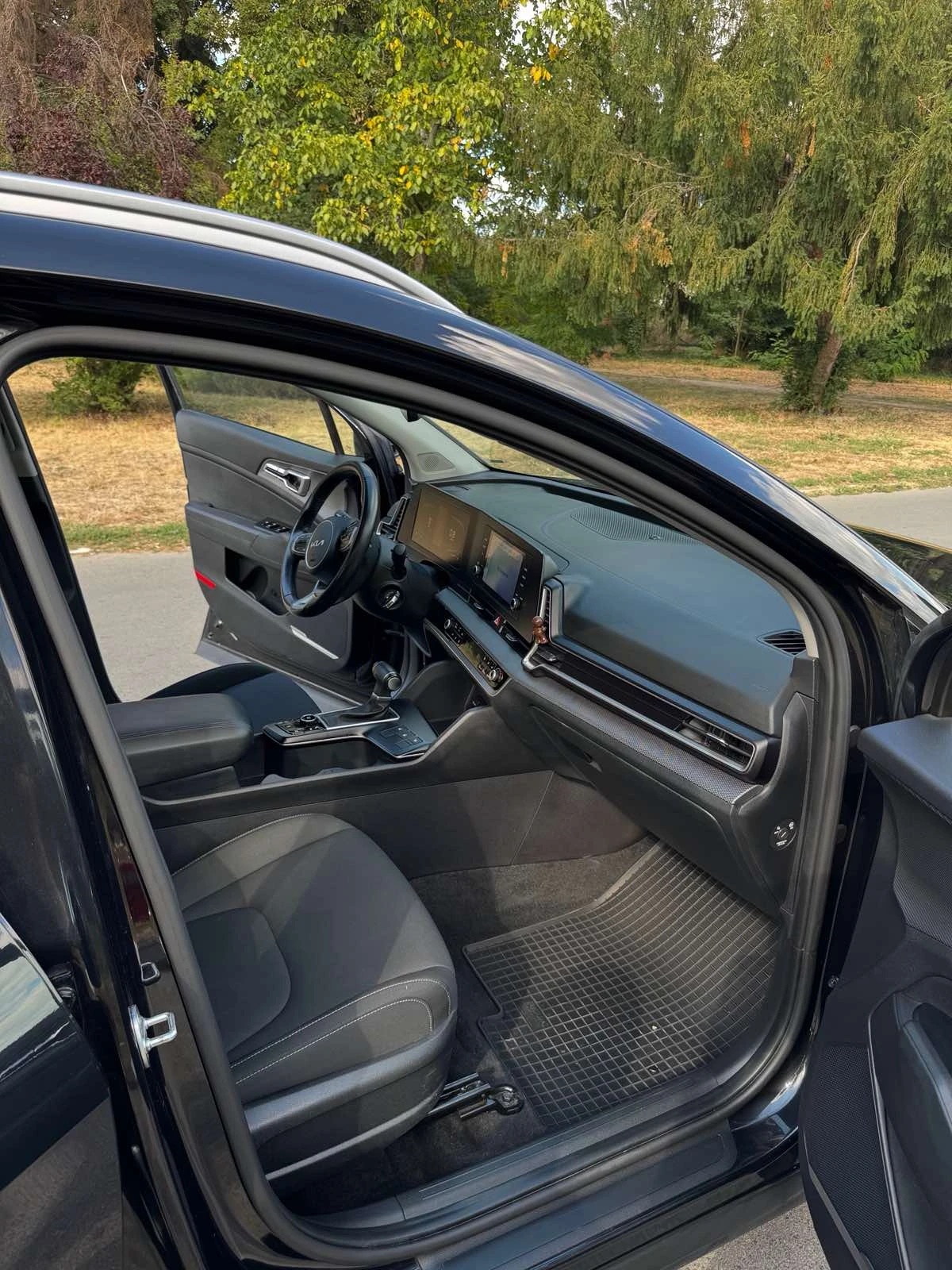 Kia Sportage 1.6 CRDi, снимка 8 - Автомобили и джипове - 56129935