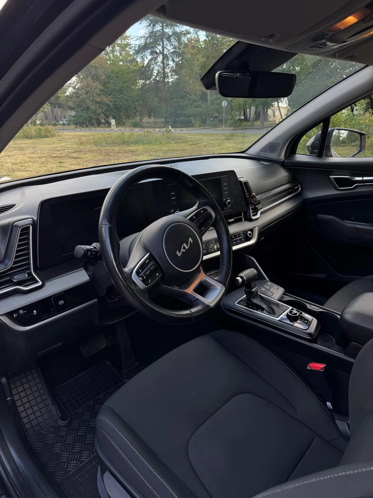Kia Sportage 1.6 CRDi, снимка 9 - Автомобили и джипове - 56129935