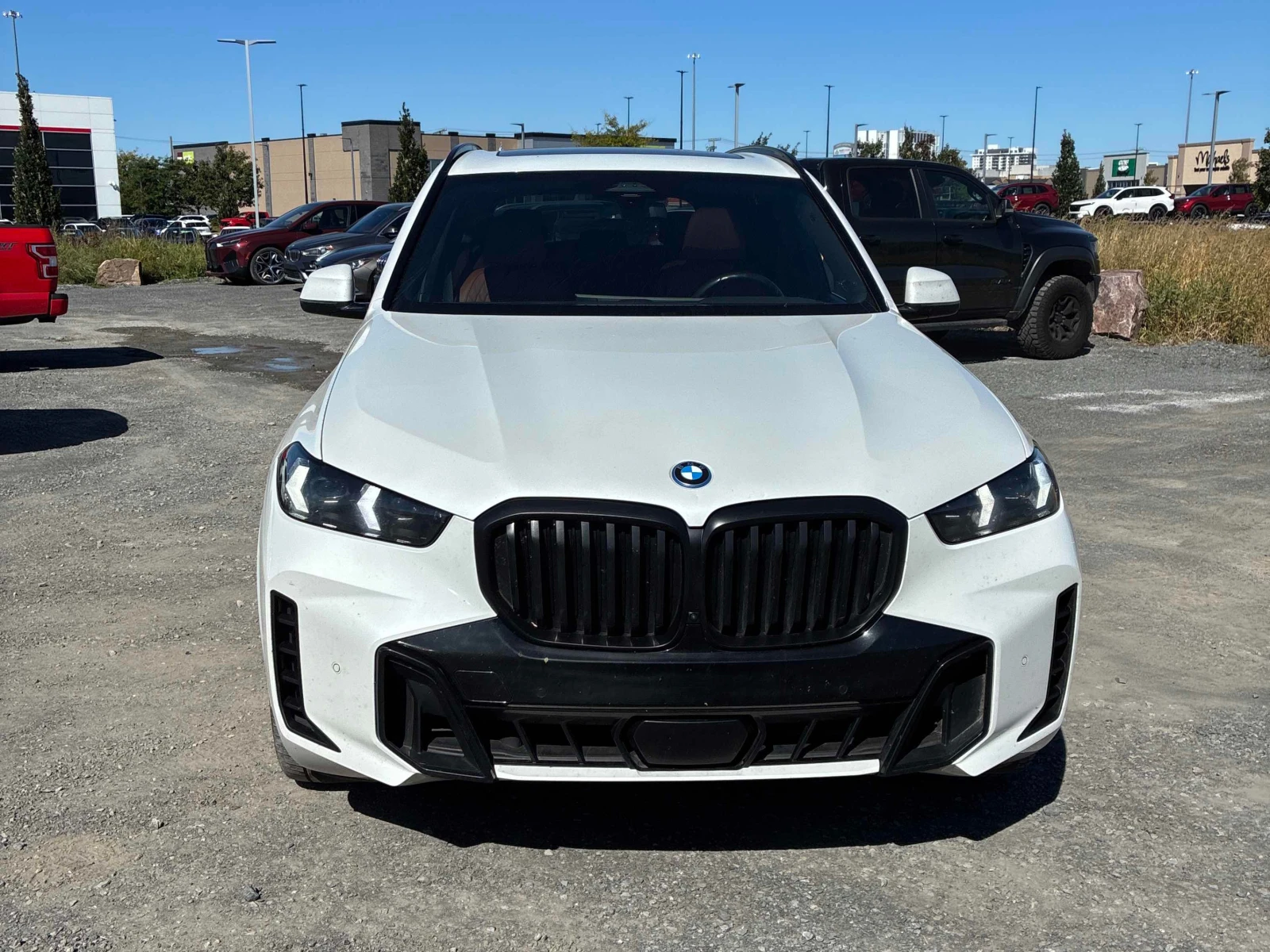 BMW X5 xDrive50e * CARFAX * ПАНО * ВАКУУМ* АВТОКРЕДИТ * , снимка 5 - Автомобили и джипове - 56133395