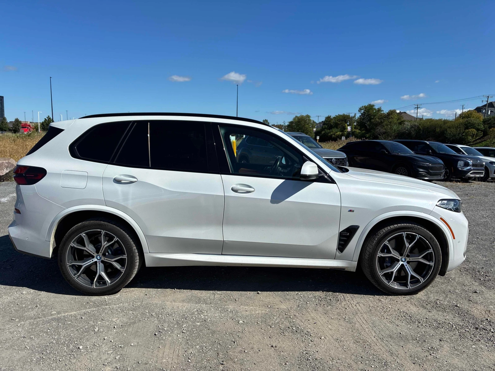 BMW X5 xDrive50e * CARFAX * ПАНО * ВАКУУМ* АВТОКРЕДИТ * , снимка 3 - Автомобили и джипове - 56133395