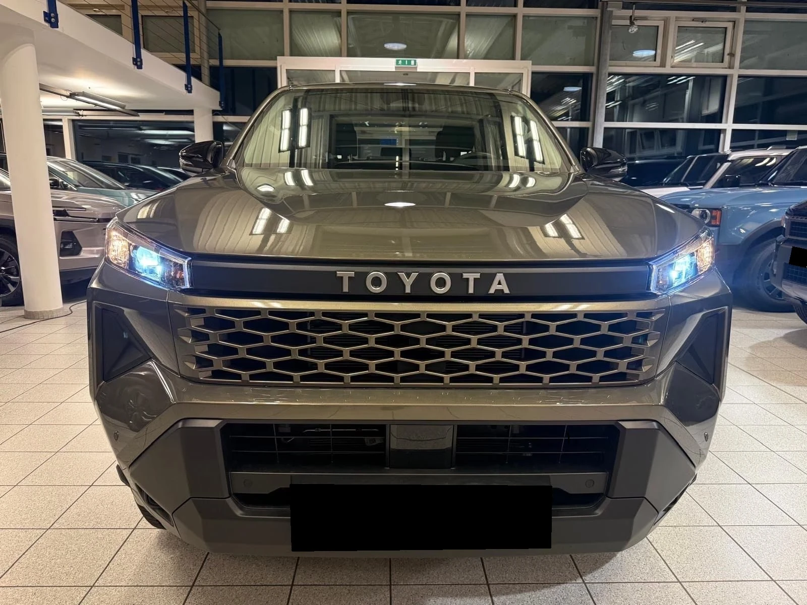 Toyota Hilux 2.8 D-4D / MILD HYBRID / DOUBLE CAB / 4X4 / DUTY / | Mobile.bg � ����������� 3