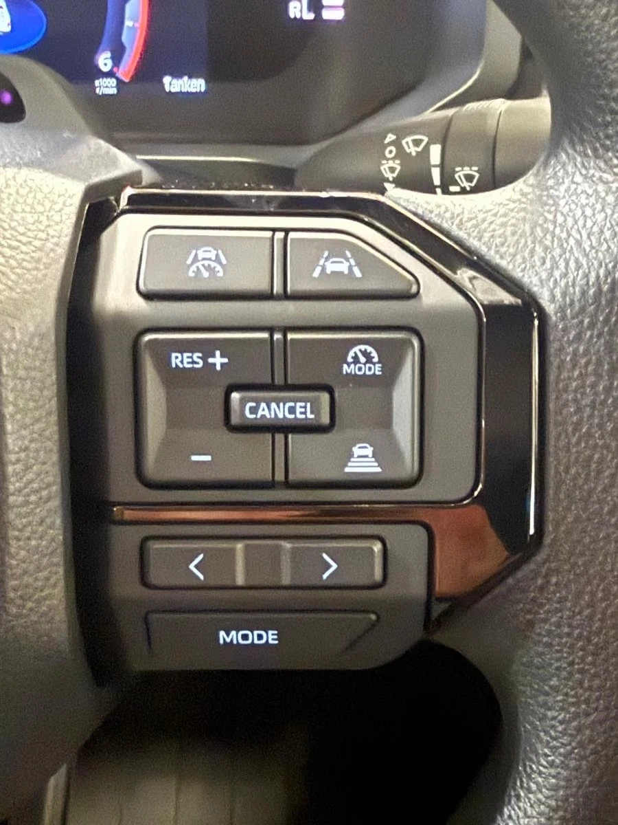 Toyota Hilux 2.8 D-4D / MILD HYBRID / DOUBLE CAB / 4X4 / DUTY / | Mobile.bg � ����������� 11