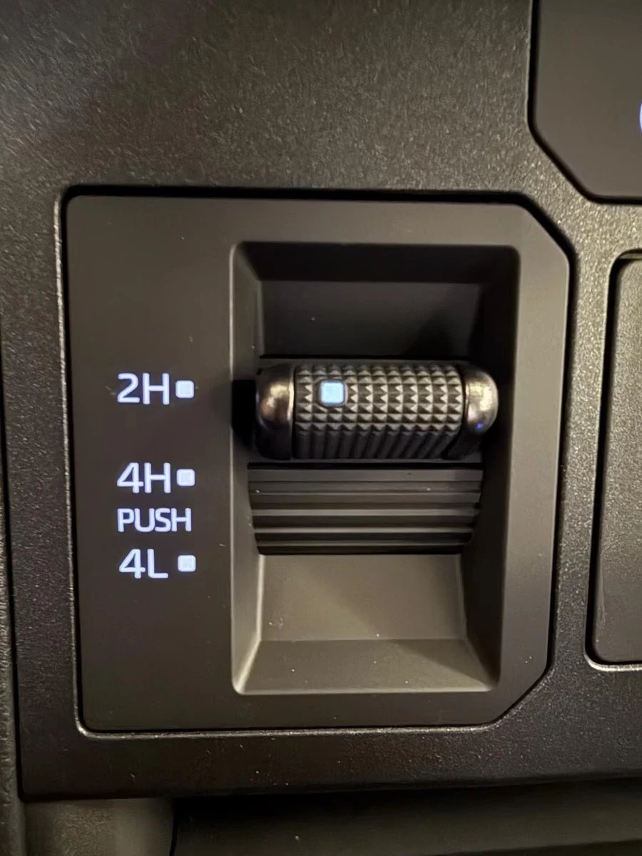 Toyota Hilux 2.8 D-4D / MILD HYBRID / DOUBLE CAB / 4X4 / DUTY / | Mobile.bg � ����������� 14
