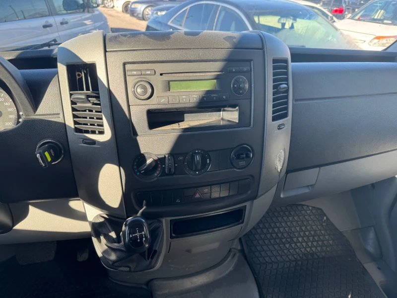 VW Crafter 4+ 1, снимка 9 - Бусове и автобуси - 48379742